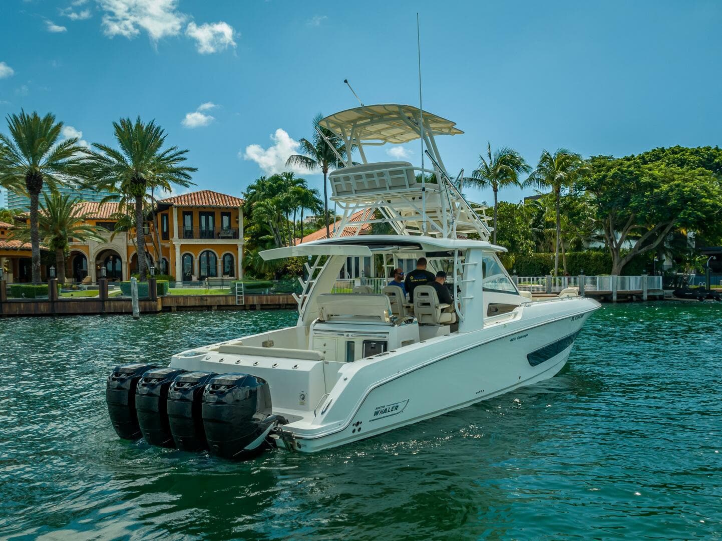 2016 Boston Whaler — photo 6