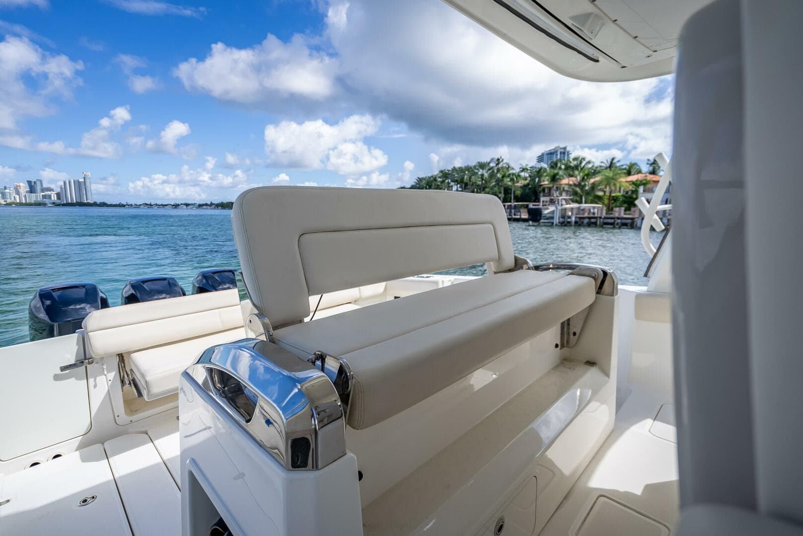 2016 Boston Whaler — photo 113