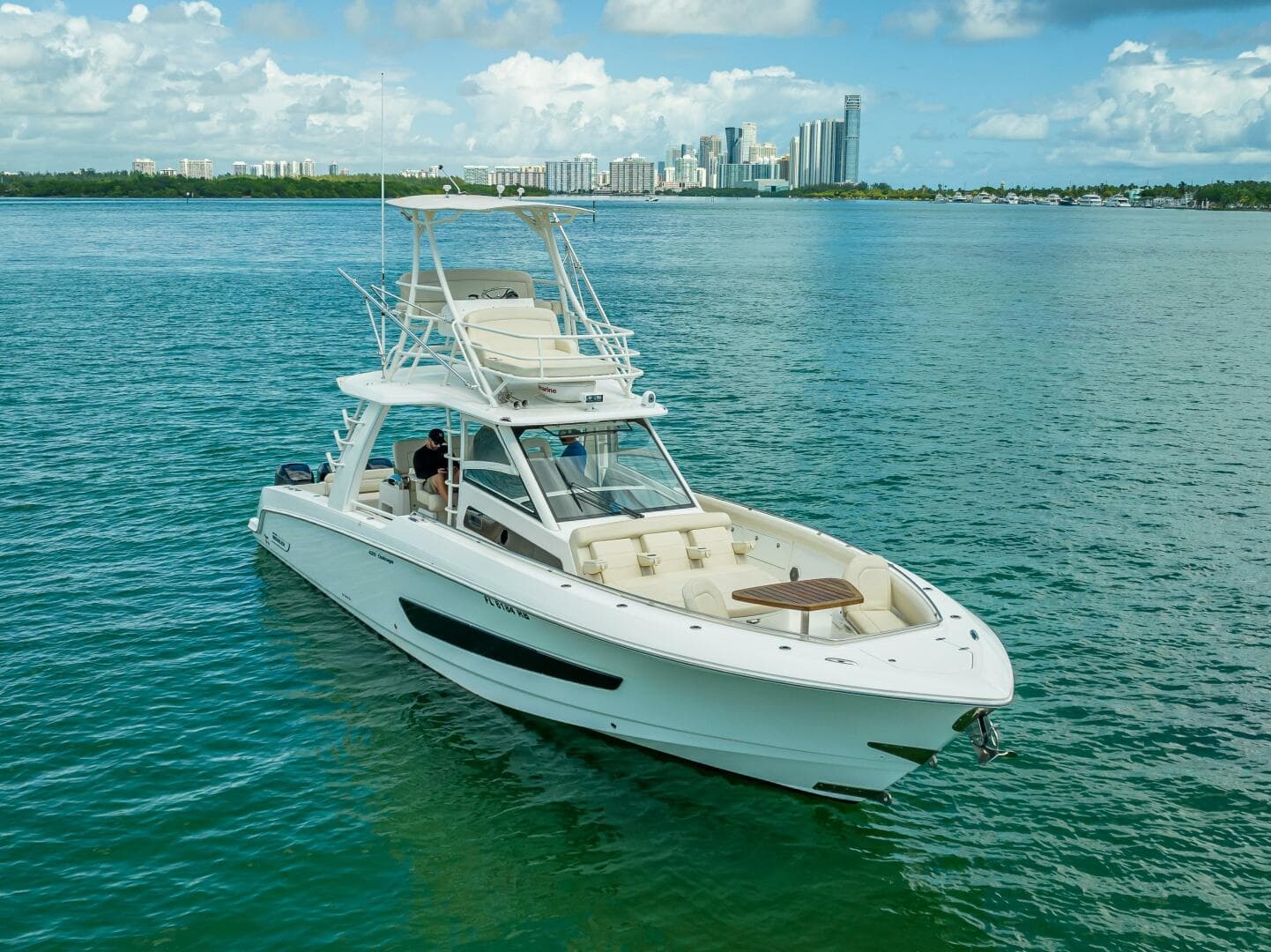 2016 Boston Whaler — photo 21