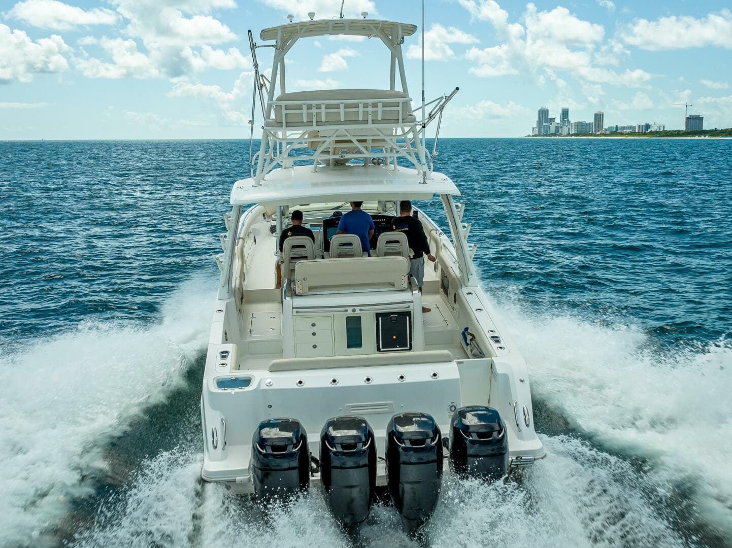 2016 Boston Whaler — photo 52