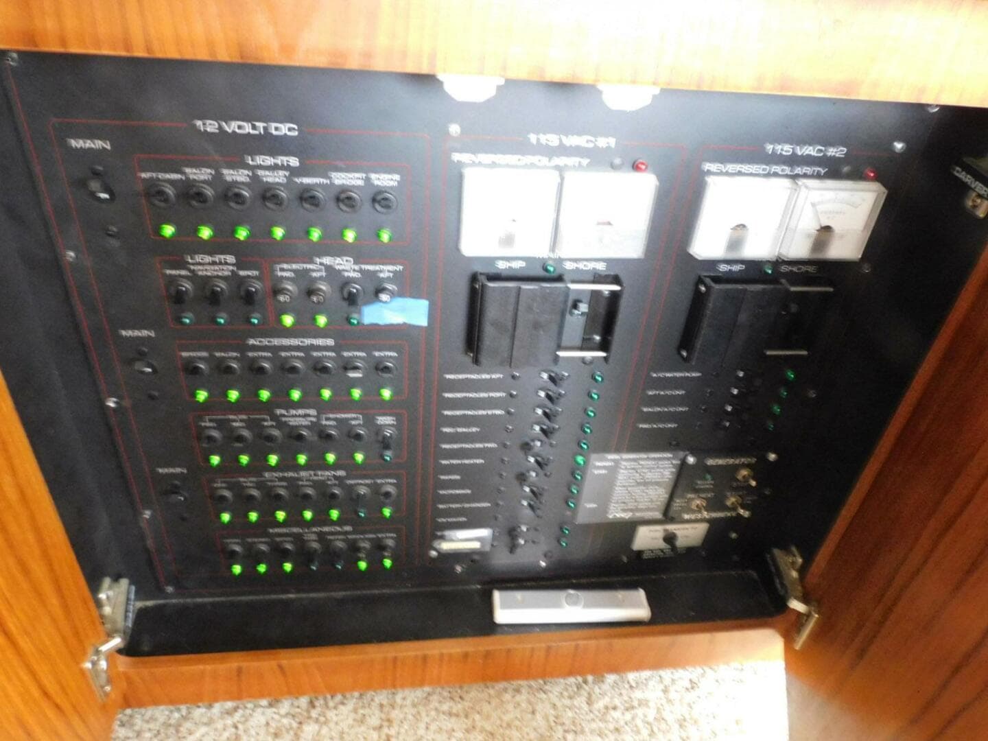 1993 Carver 445 Aft Cabin — photo 12