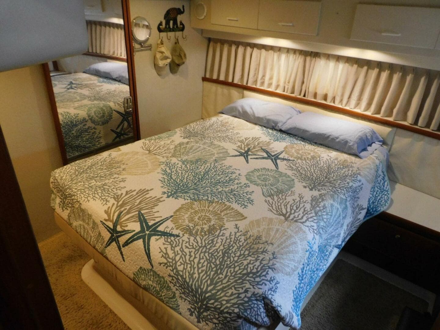 1993 Carver 445 Aft Cabin — photo 27