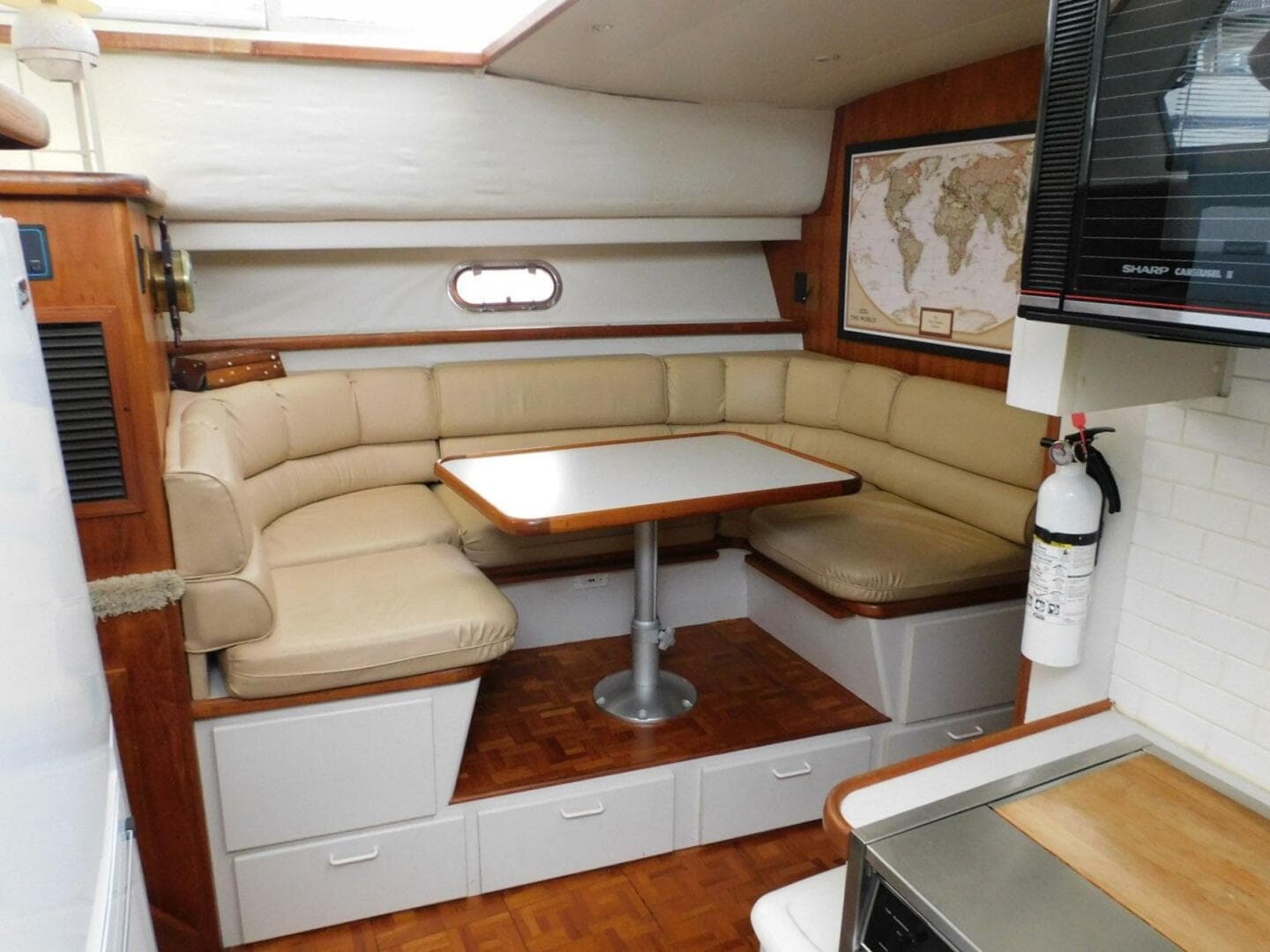 1993 Carver 445 Aft Cabin — photo 16