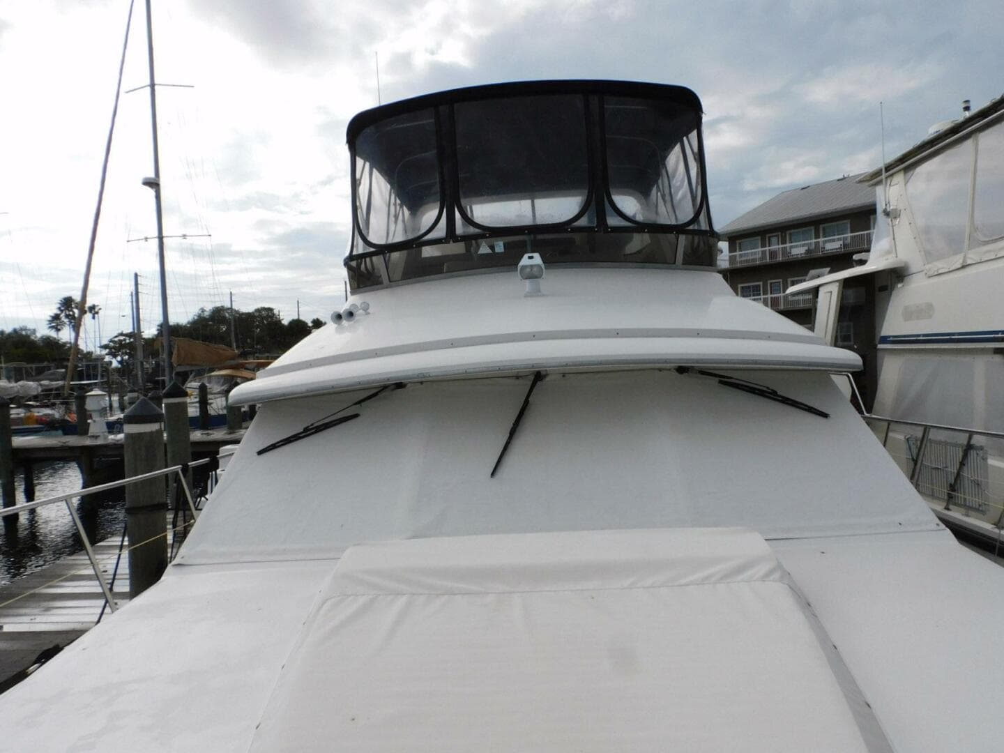 1993 Carver 445 Aft Cabin — photo 39