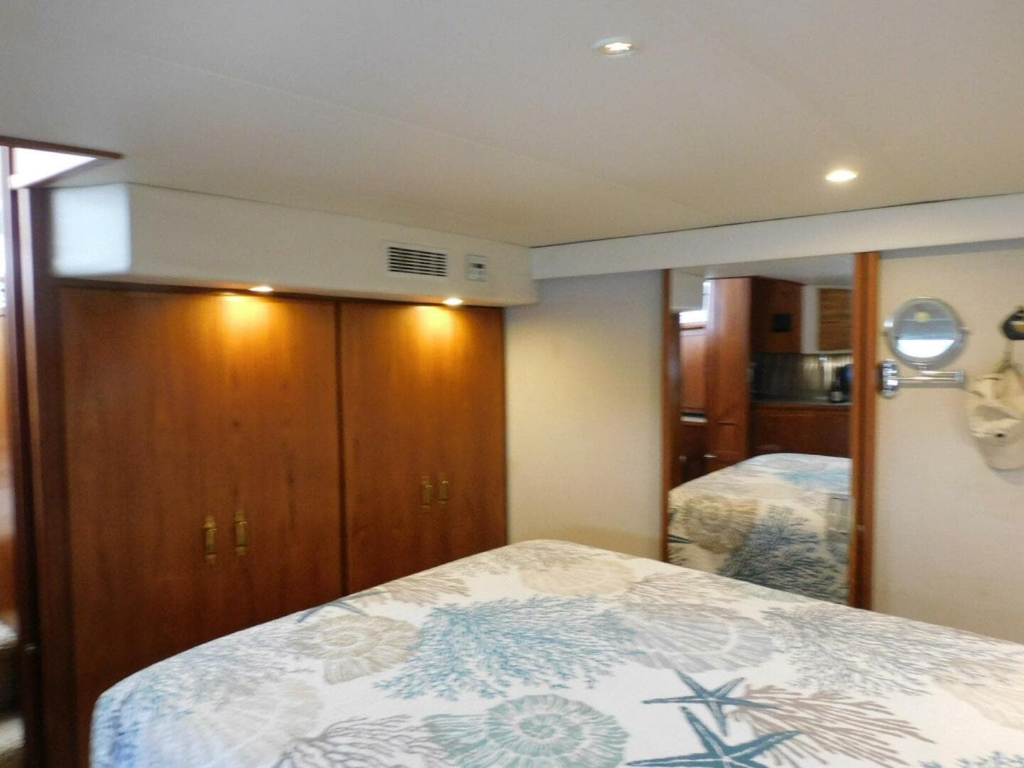 1993 Carver 445 Aft Cabin — photo 26