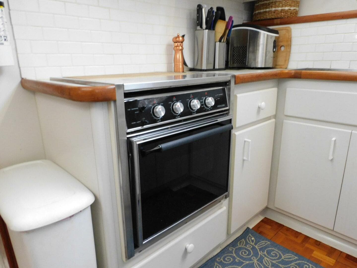 1993 Carver 445 Aft Cabin — photo 21