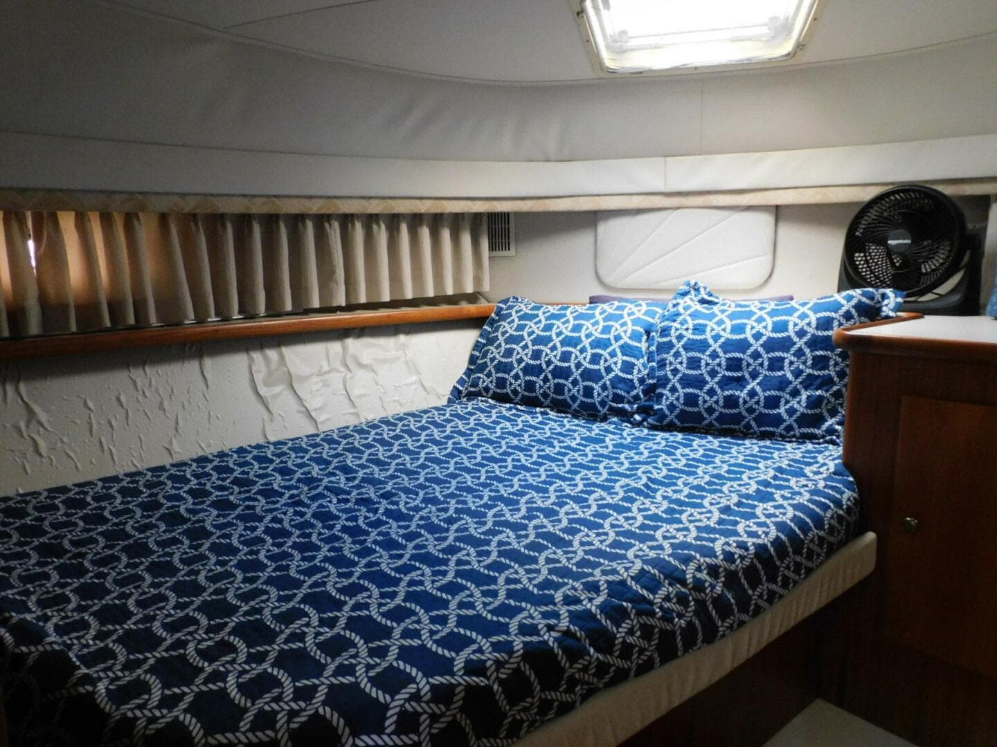 1993 Carver 445 Aft Cabin — photo 31