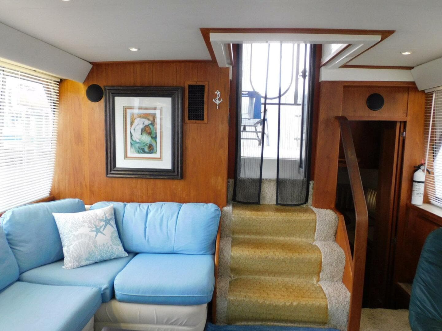 1993 Carver 445 Aft Cabin — photo 9