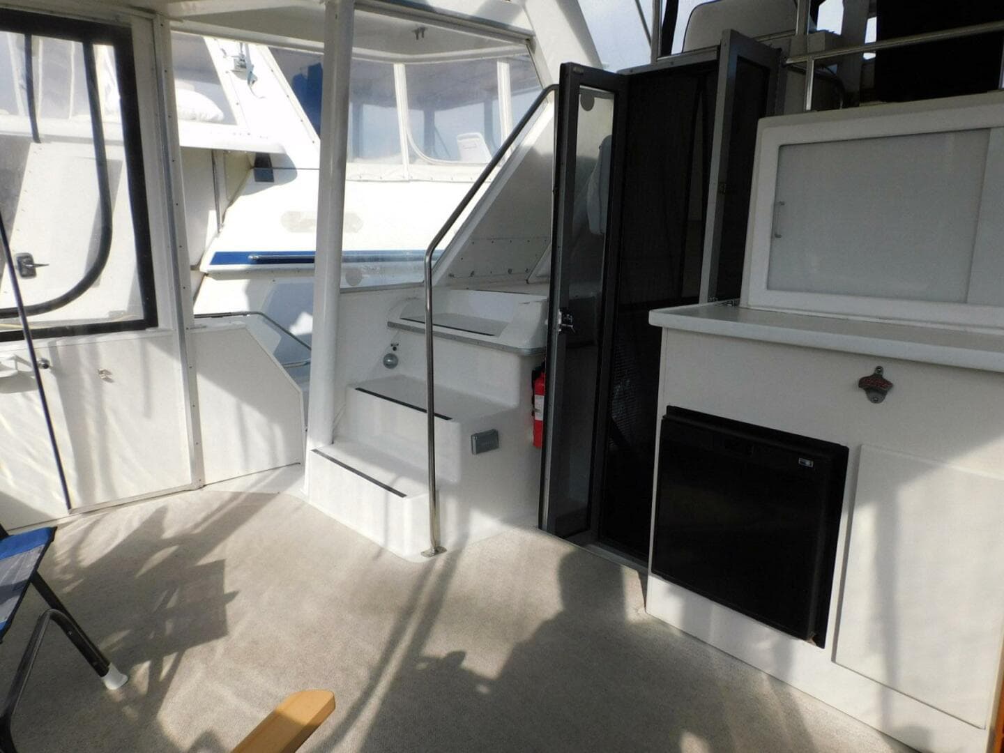 1993 Carver 445 Aft Cabin — photo 54