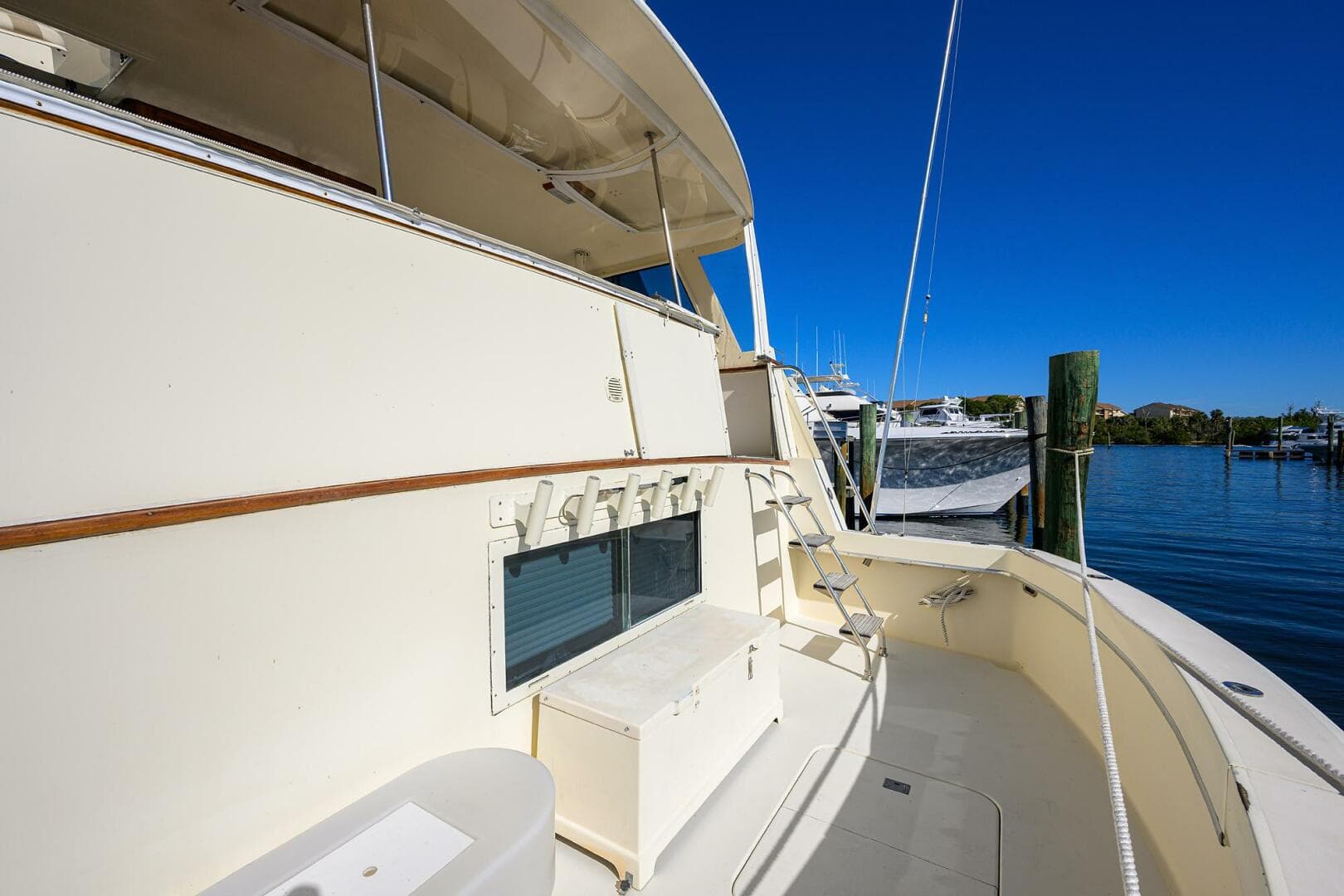 1987 Hatteras 63 — photo 51