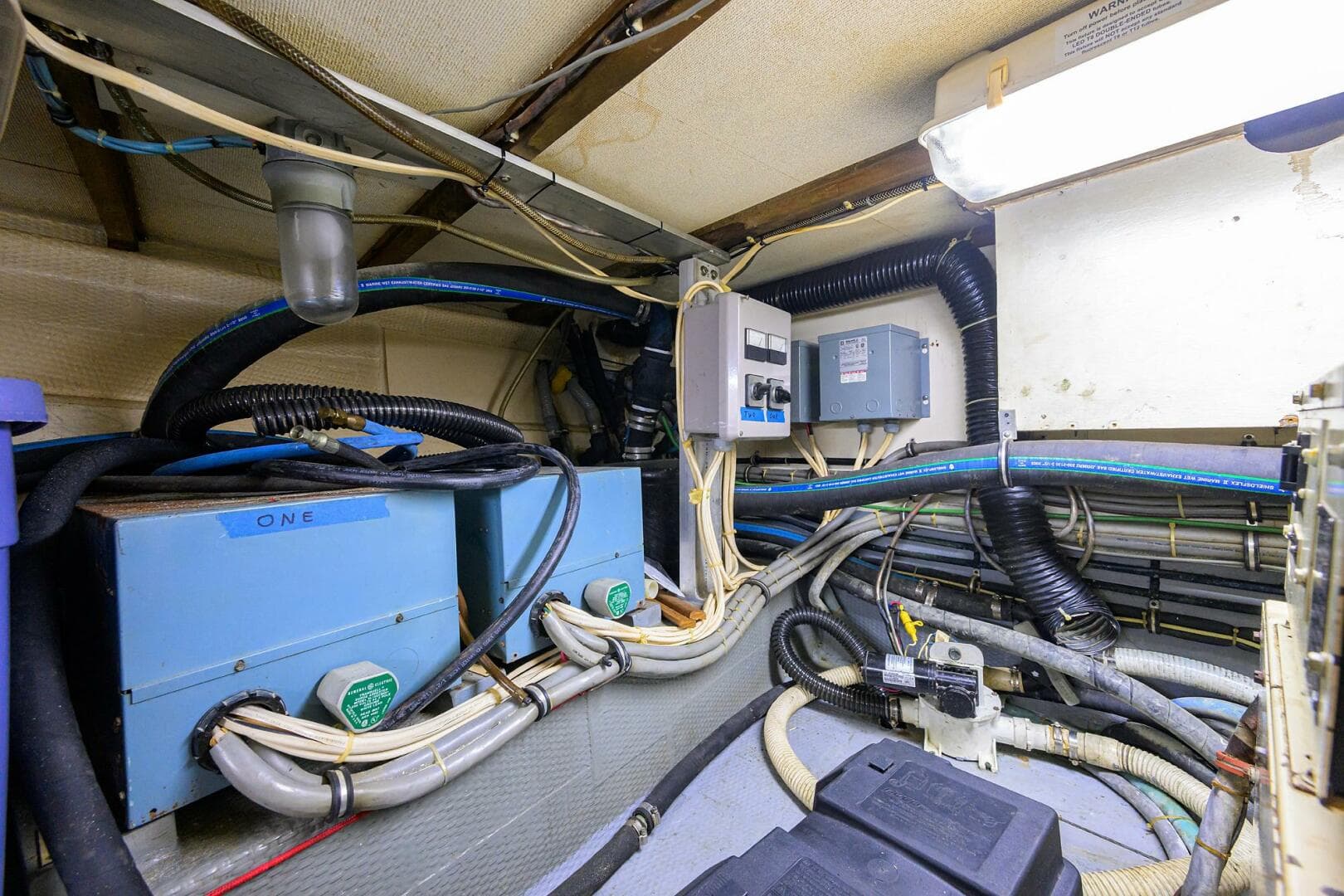 1987 Hatteras 63 — photo 58