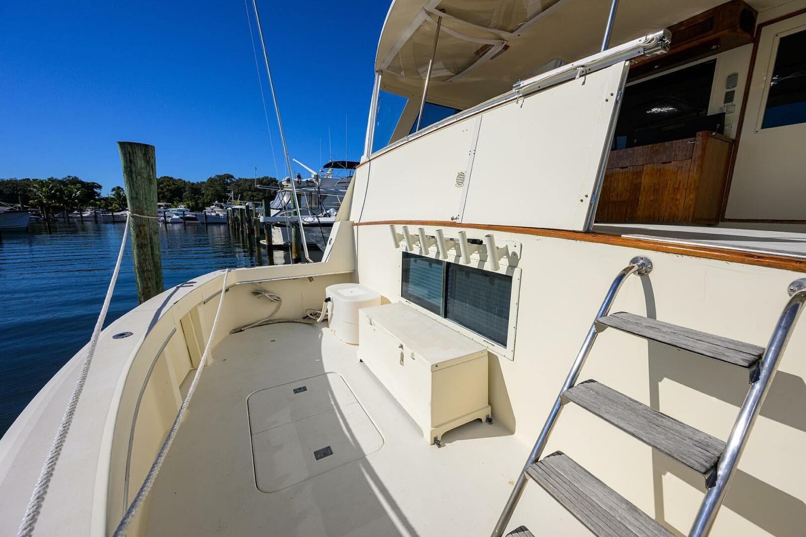 1987 Hatteras 63 — photo 50
