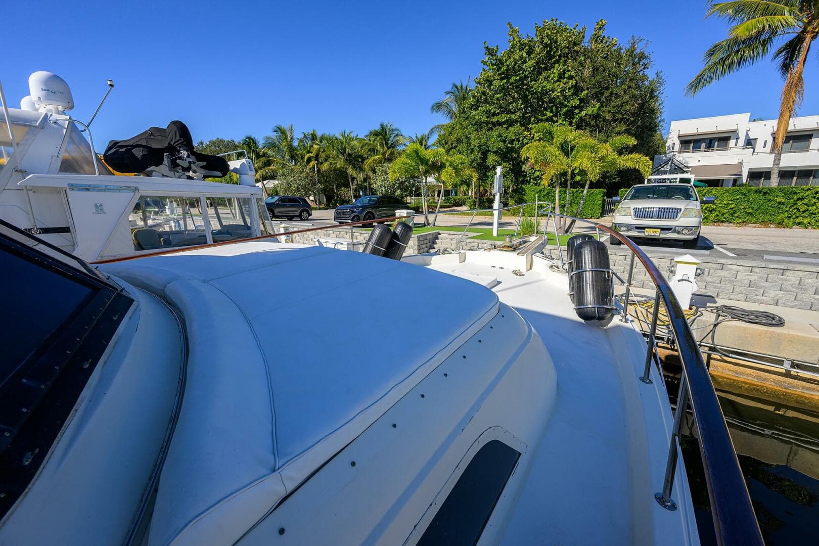 1987 Hatteras 63 — photo 49