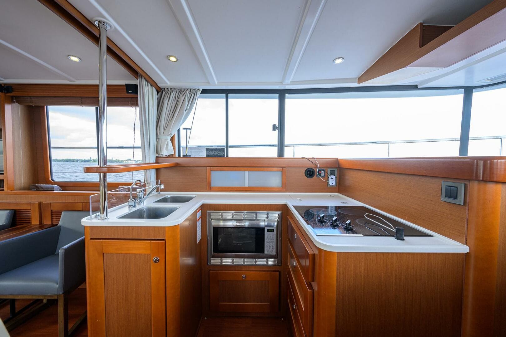 2014 Beneteau Trawler 44 — photo 10