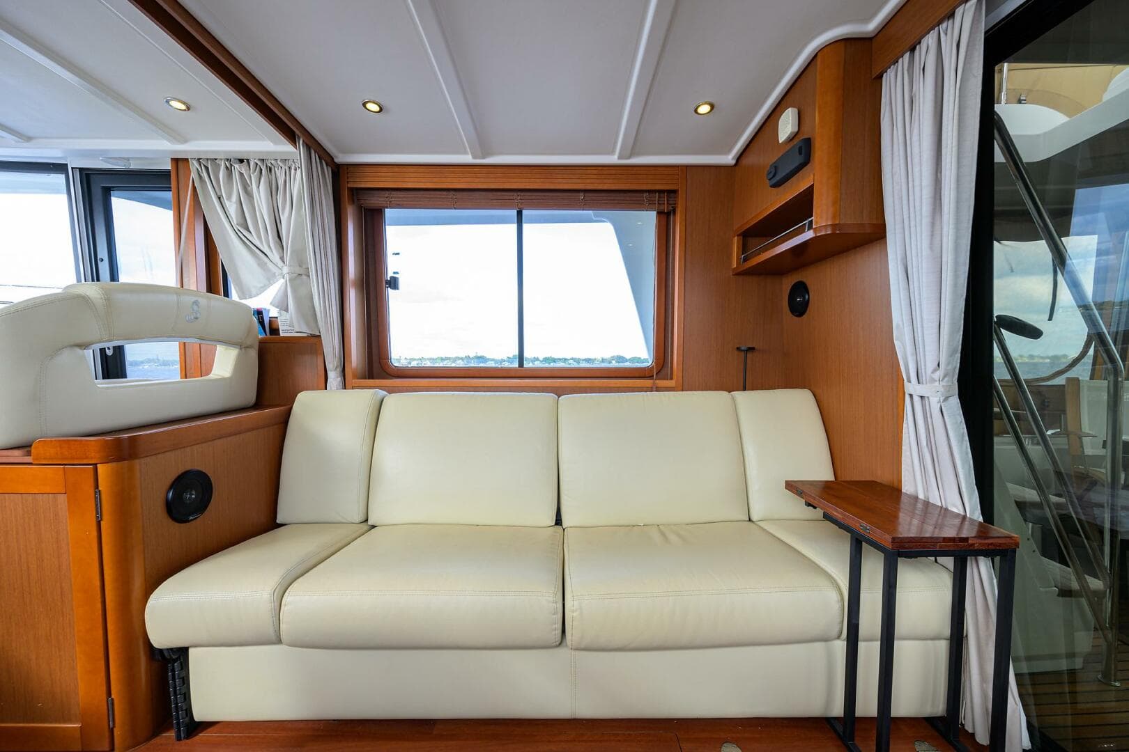2014 Beneteau Trawler 44 — photo 4