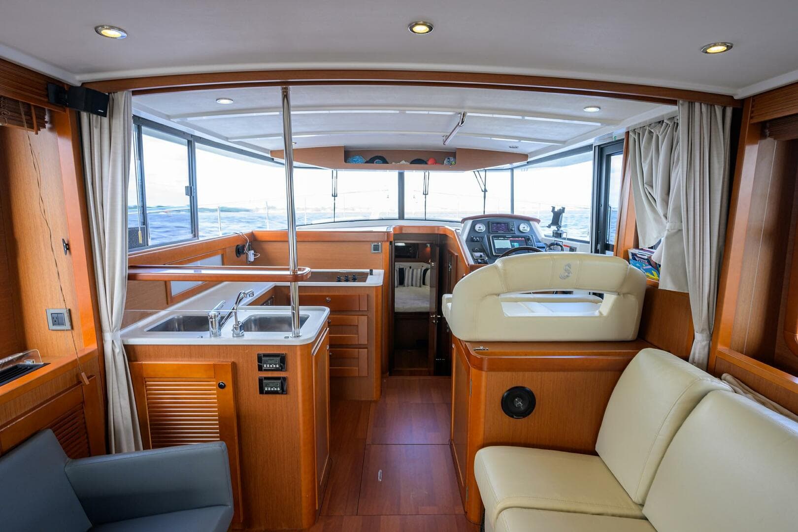 2014 Beneteau Trawler 44 — photo 8