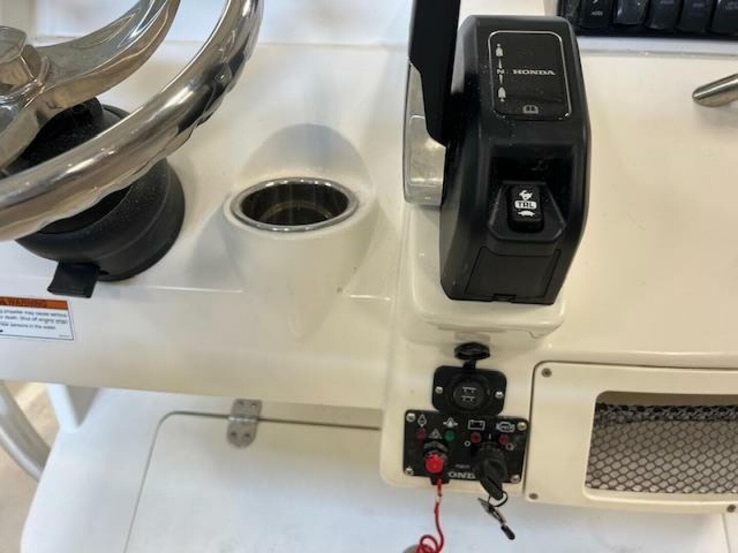 2023 Sailfish 220 CC — photo 10