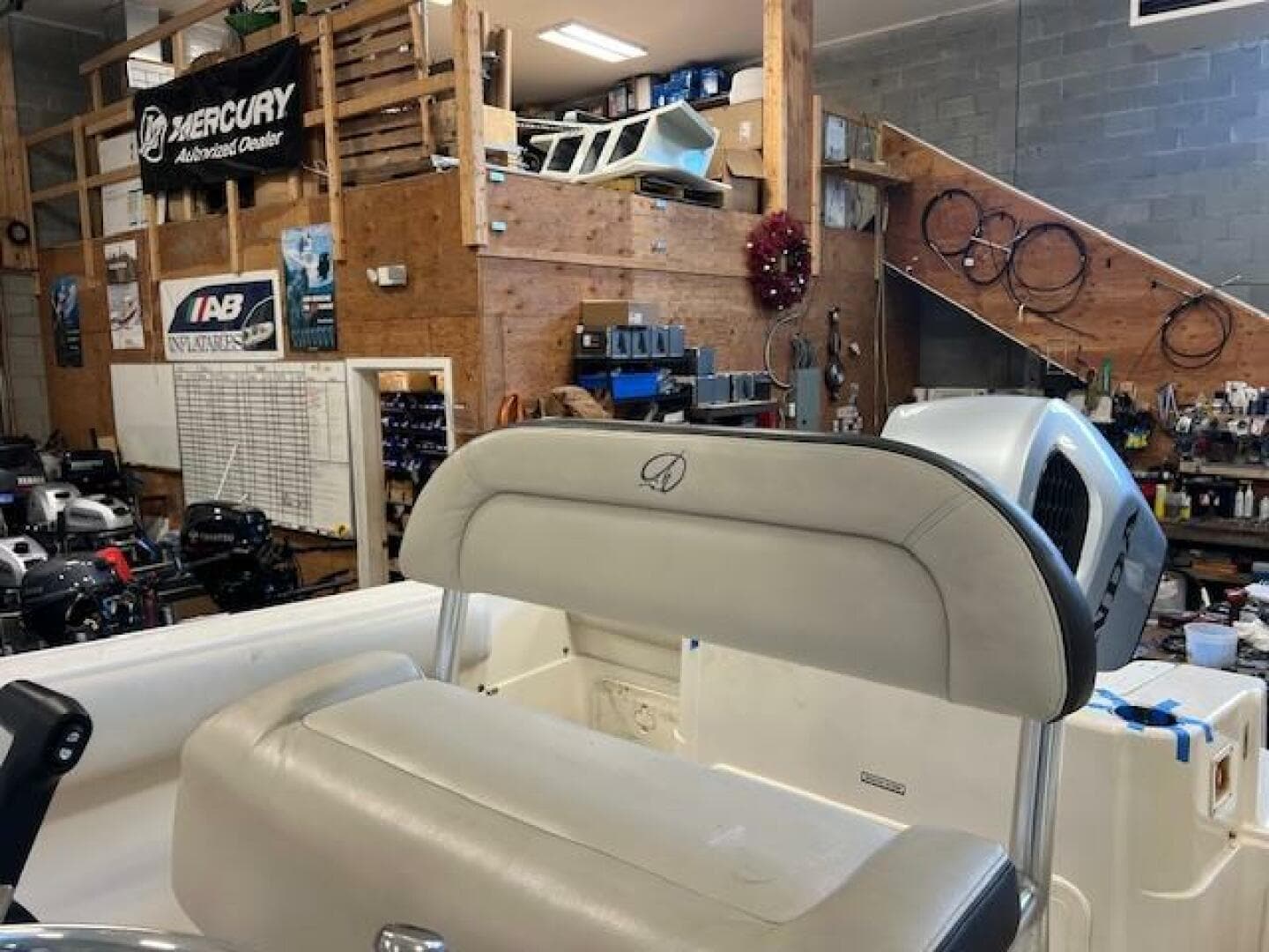 2023 Sailfish 220 CC — photo 12