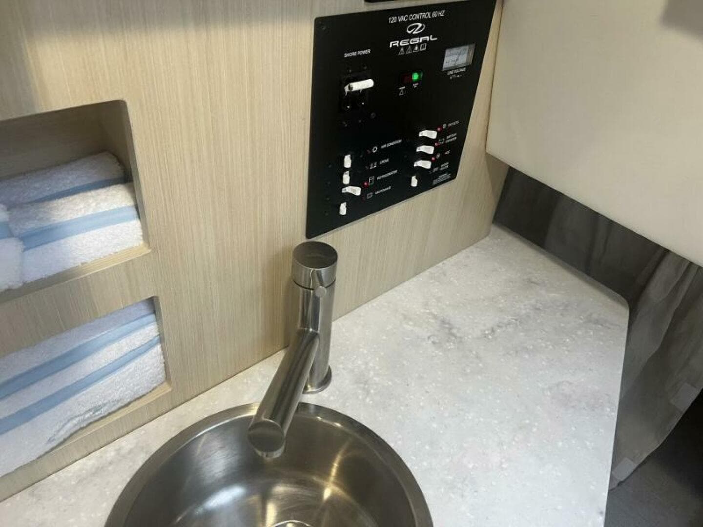 2024 Regal 26 Express — photo 52