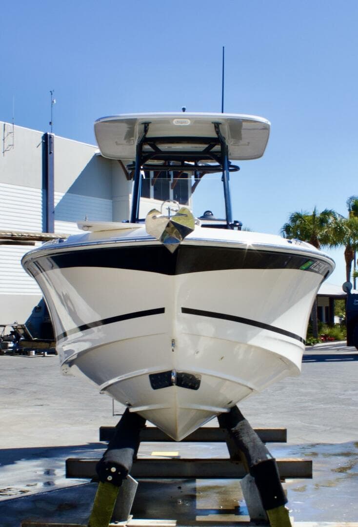 2022 Boston Whaler 230 Outrage — photo 3
