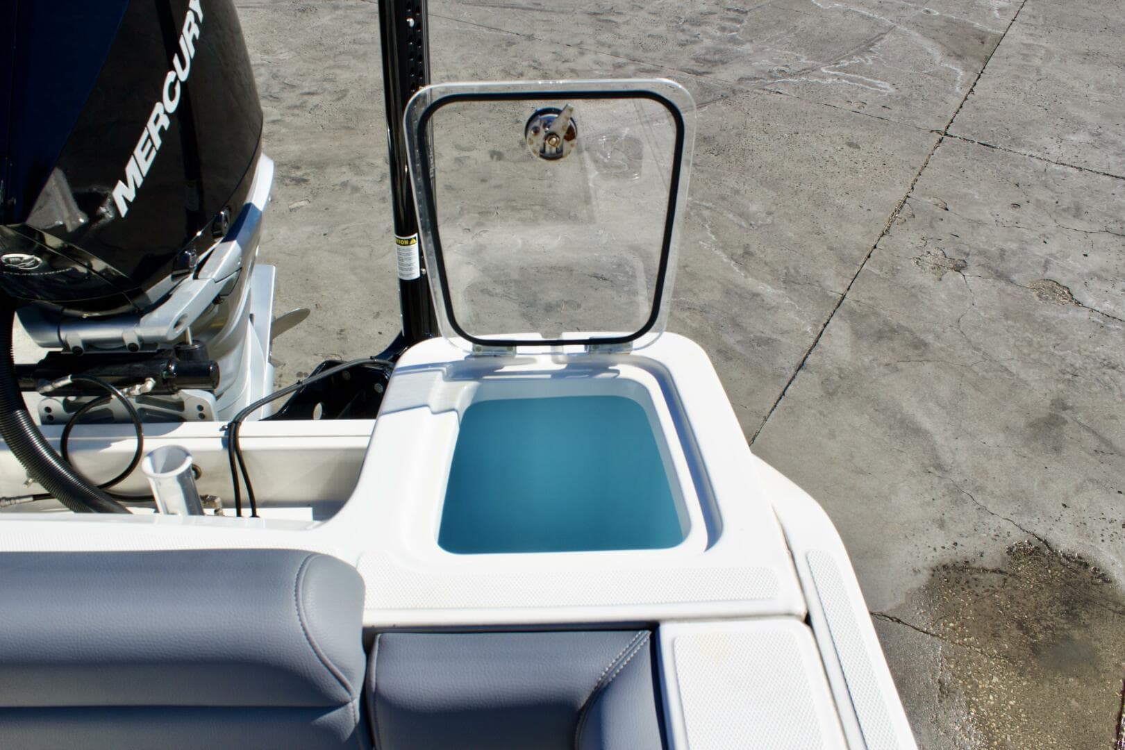 2022 Boston Whaler 230 Outrage — photo 7