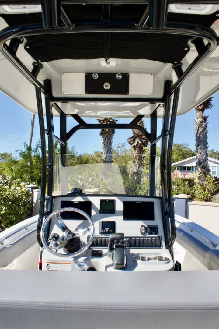 2022 Boston Whaler 230 Outrage — photo 10