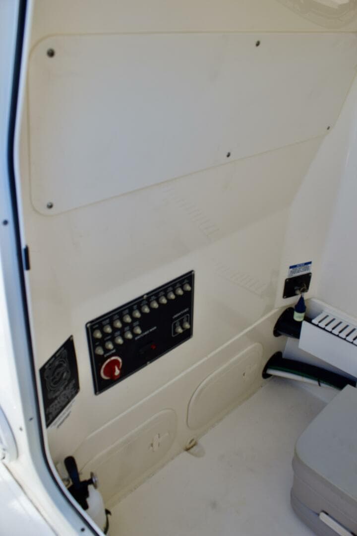 2022 Boston Whaler 230 Outrage — photo 19