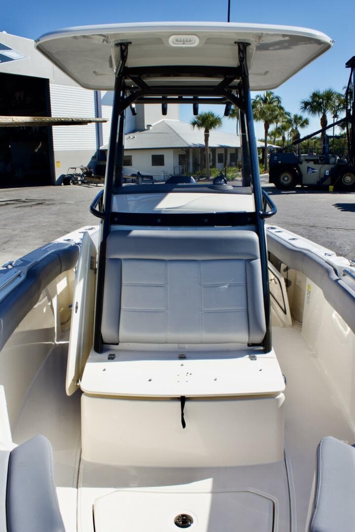 2022 Boston Whaler 230 Outrage — photo 13