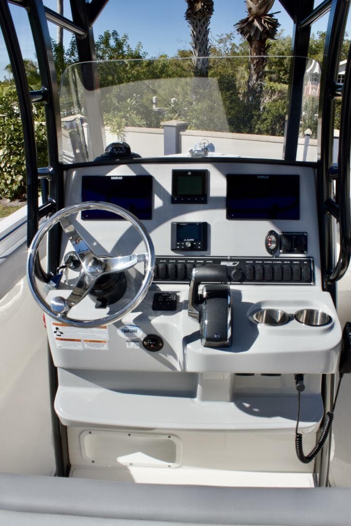 2022 Boston Whaler 230 Outrage — photo 11