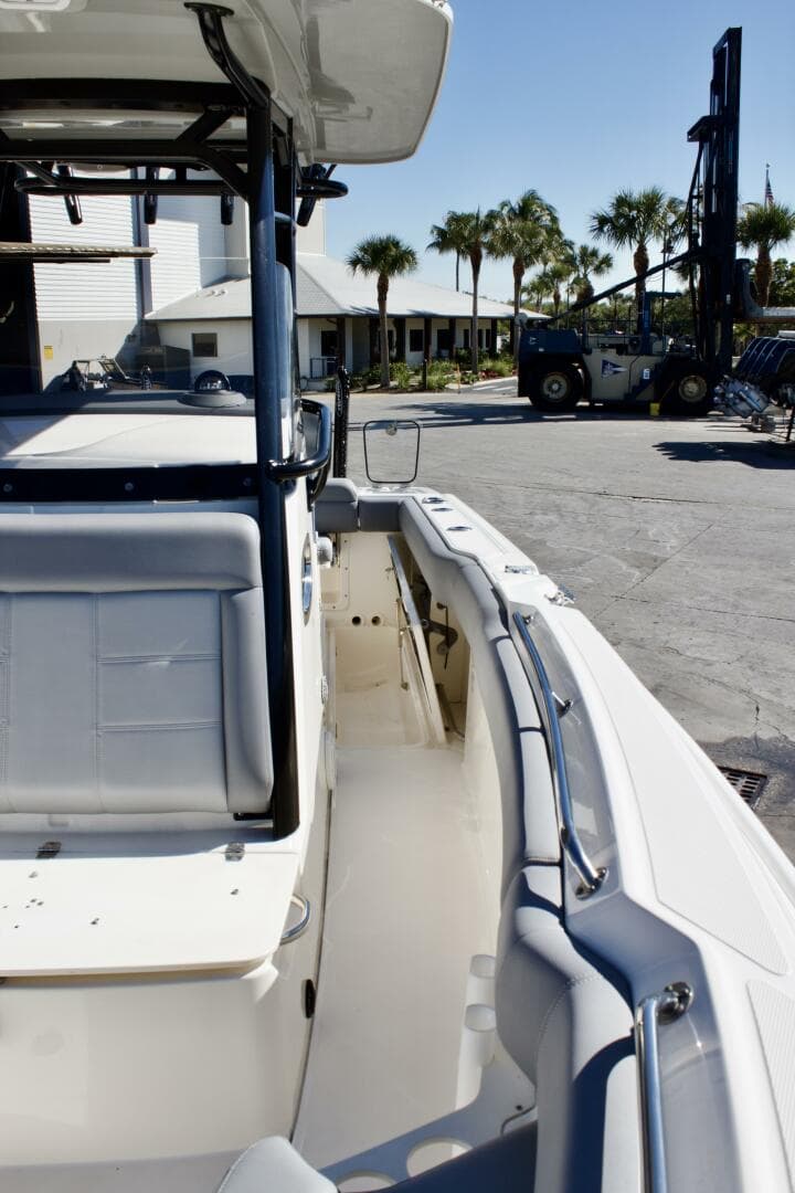 2022 Boston Whaler 230 Outrage — photo 12