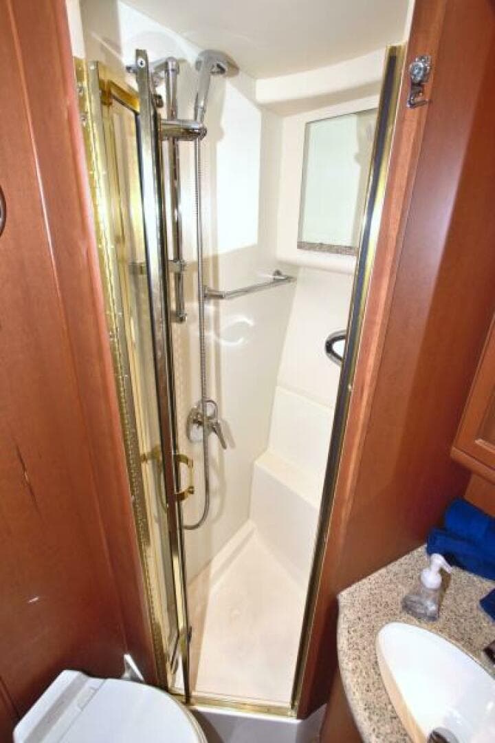 2006 Silverton 39 — photo 54