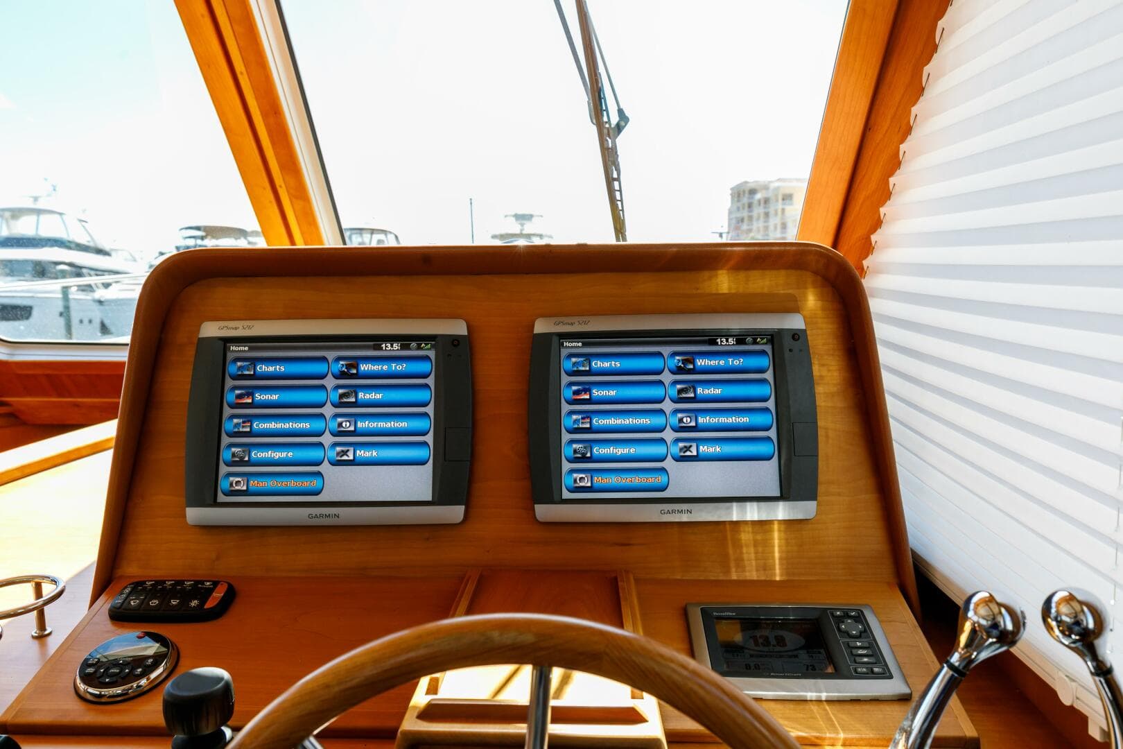 2010 Sabre Sedan — photo 21