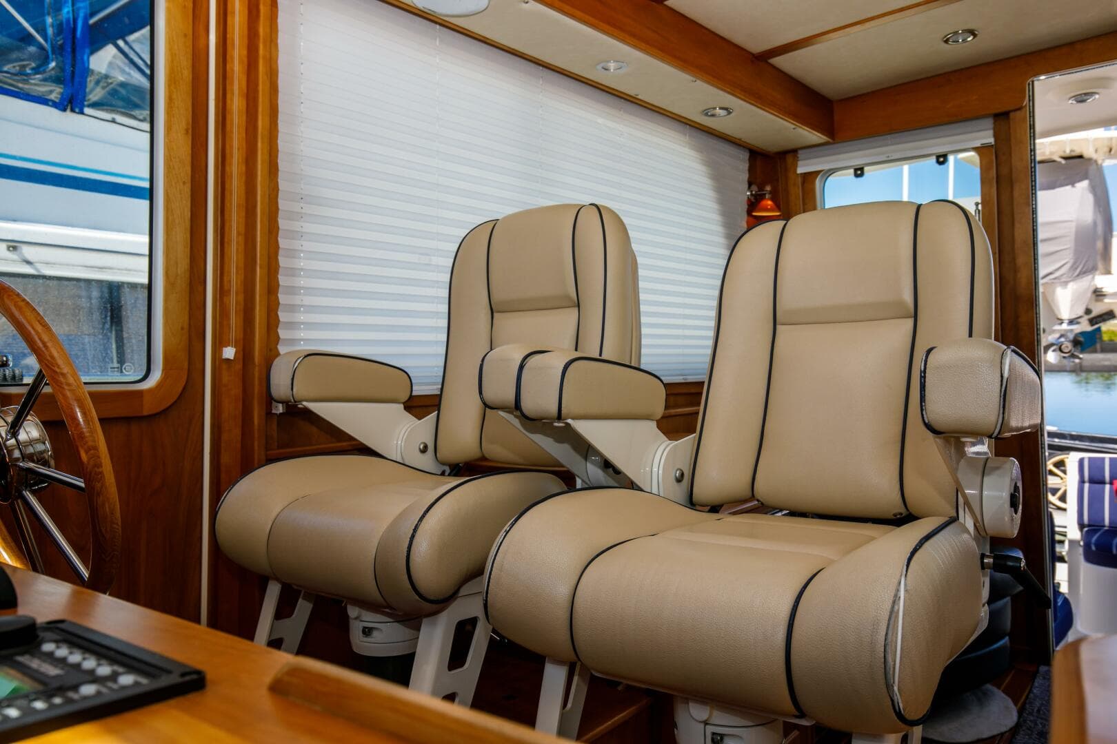 2010 Sabre Sedan — photo 19