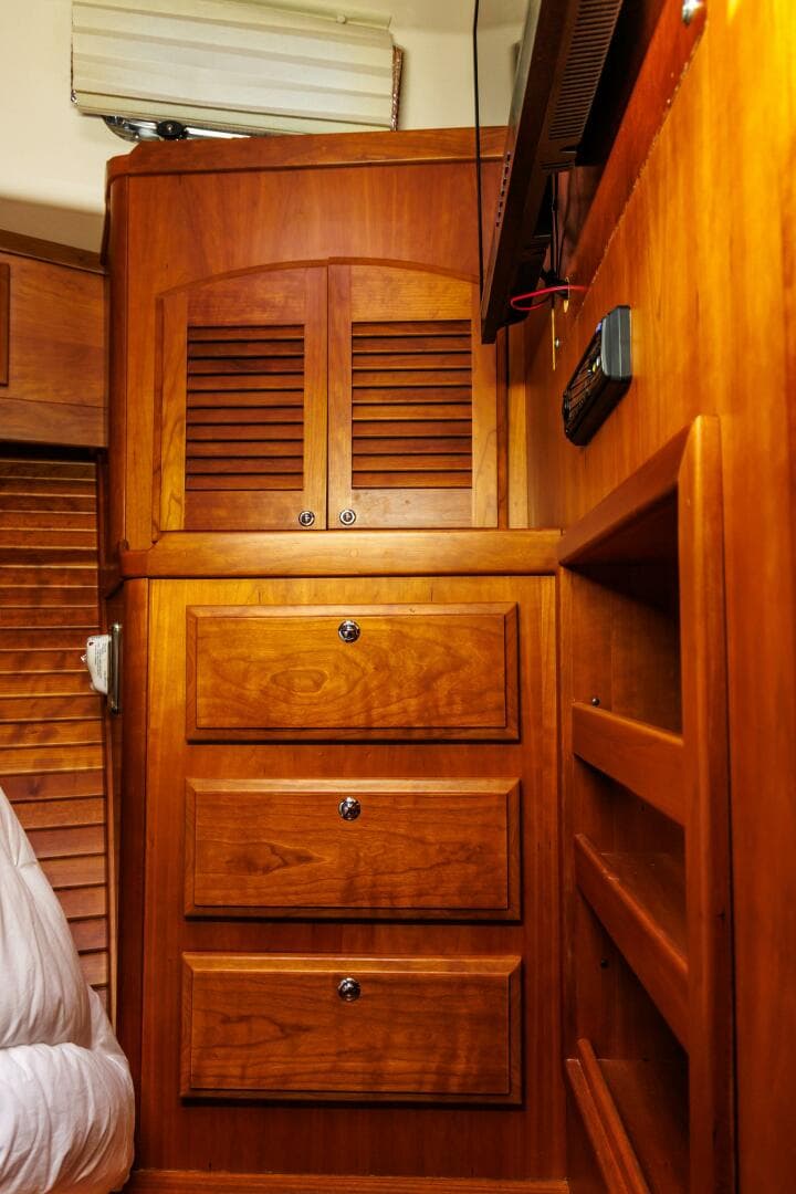 2010 Sabre Sedan — photo 40