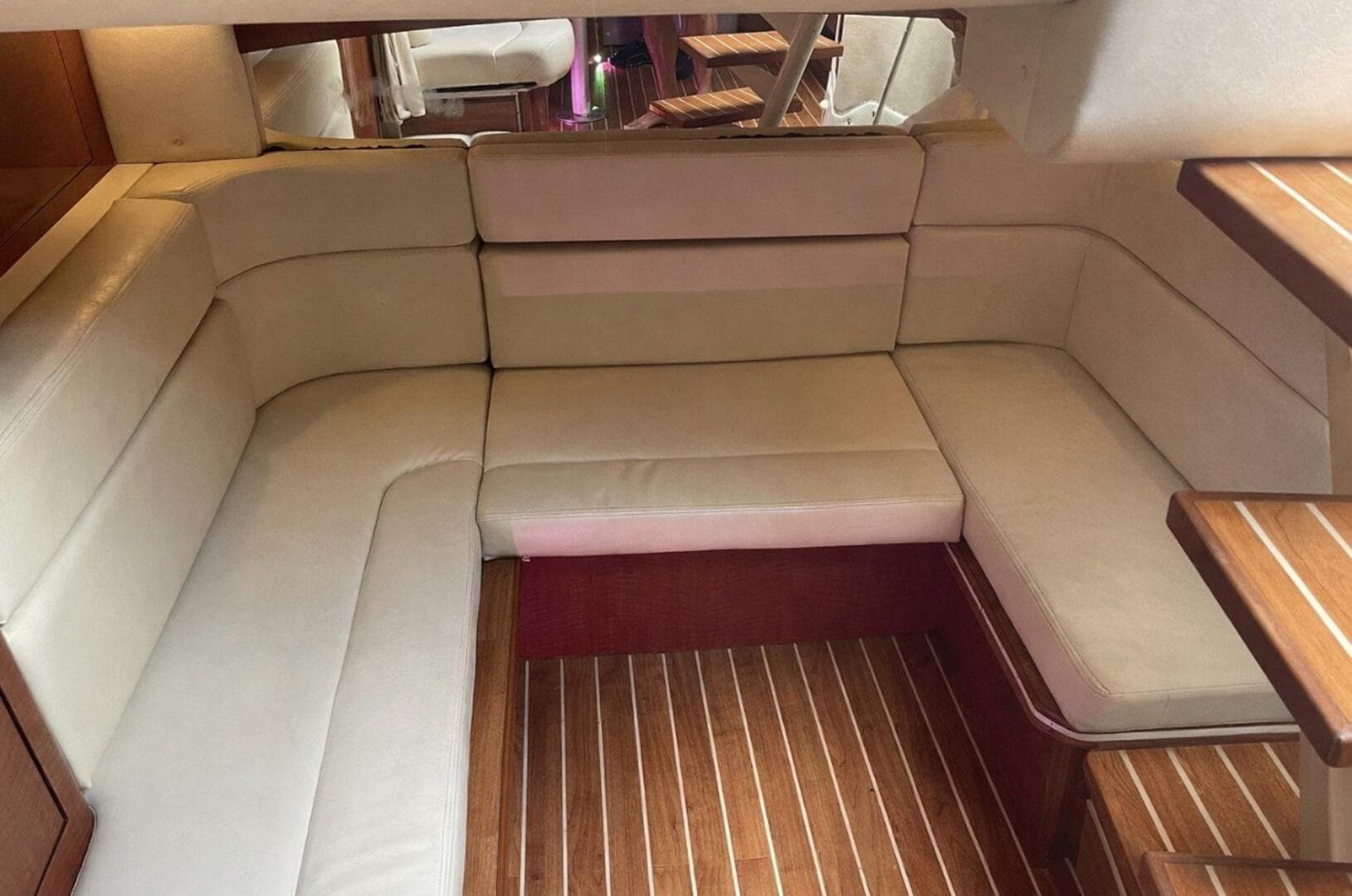 2004 Sea Ray 320 Sundancer — photo 13