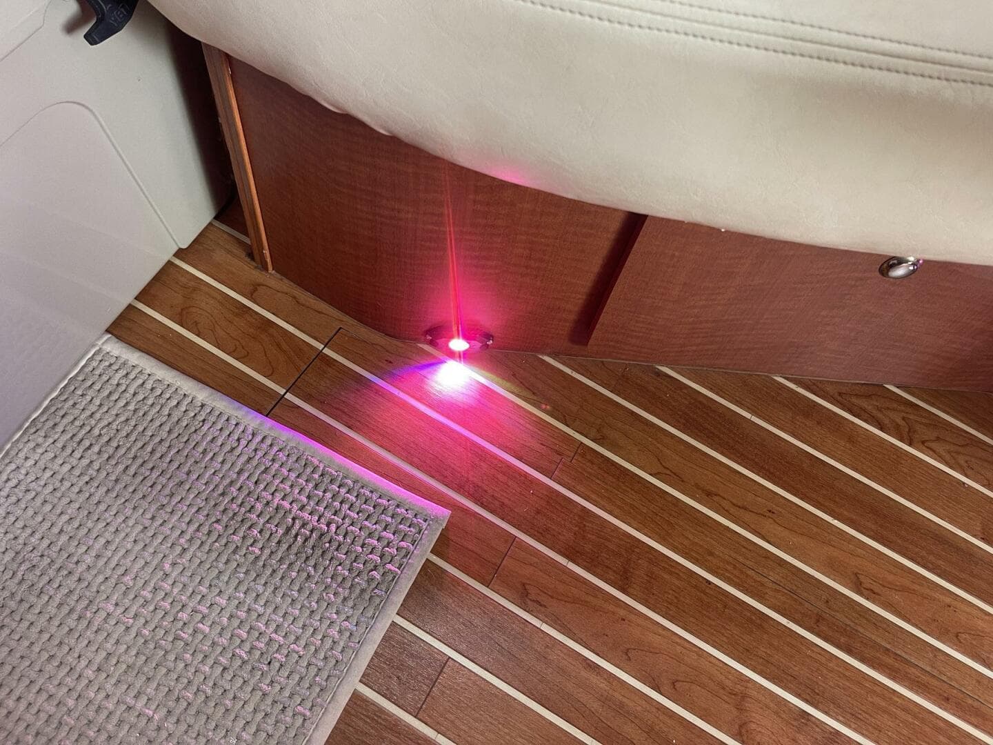 2004 Sea Ray 320 Sundancer — photo 11