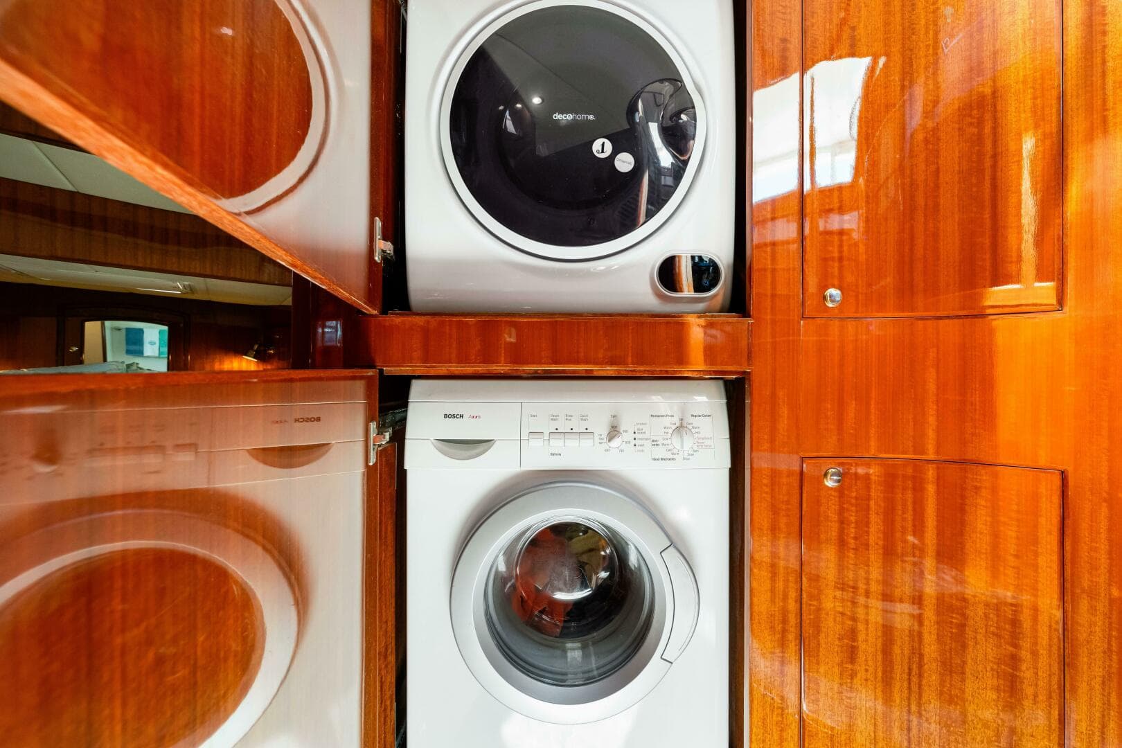 2007 Hampton 558 Pilothouse — photo 18