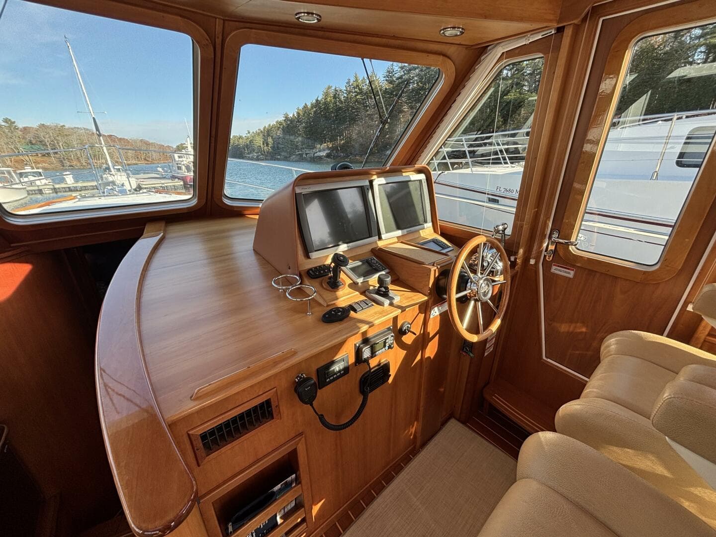 2011 Sabre 40 Sedan — photo 12