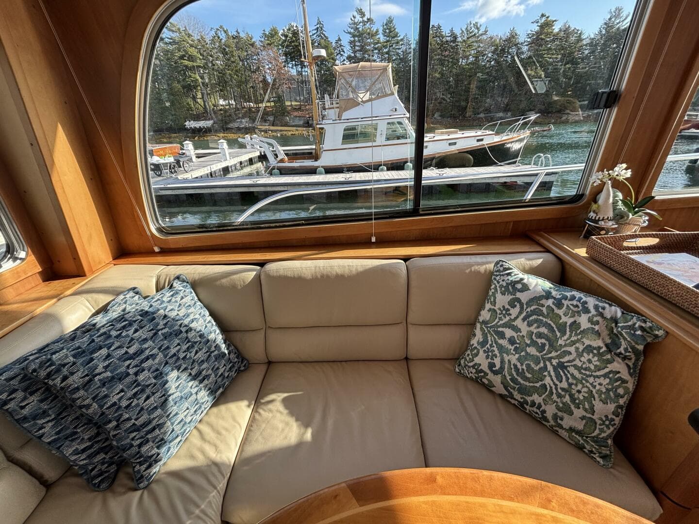 2011 Sabre 40 Sedan — photo 48