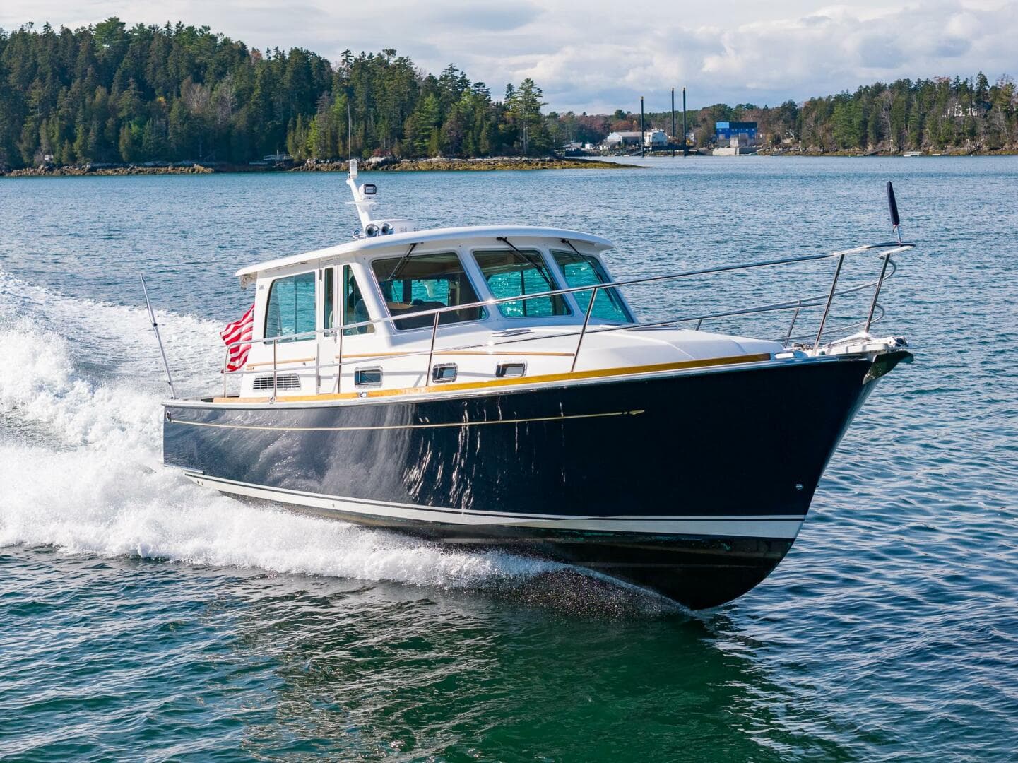 2011 Sabre 40 Sedan — photo 3