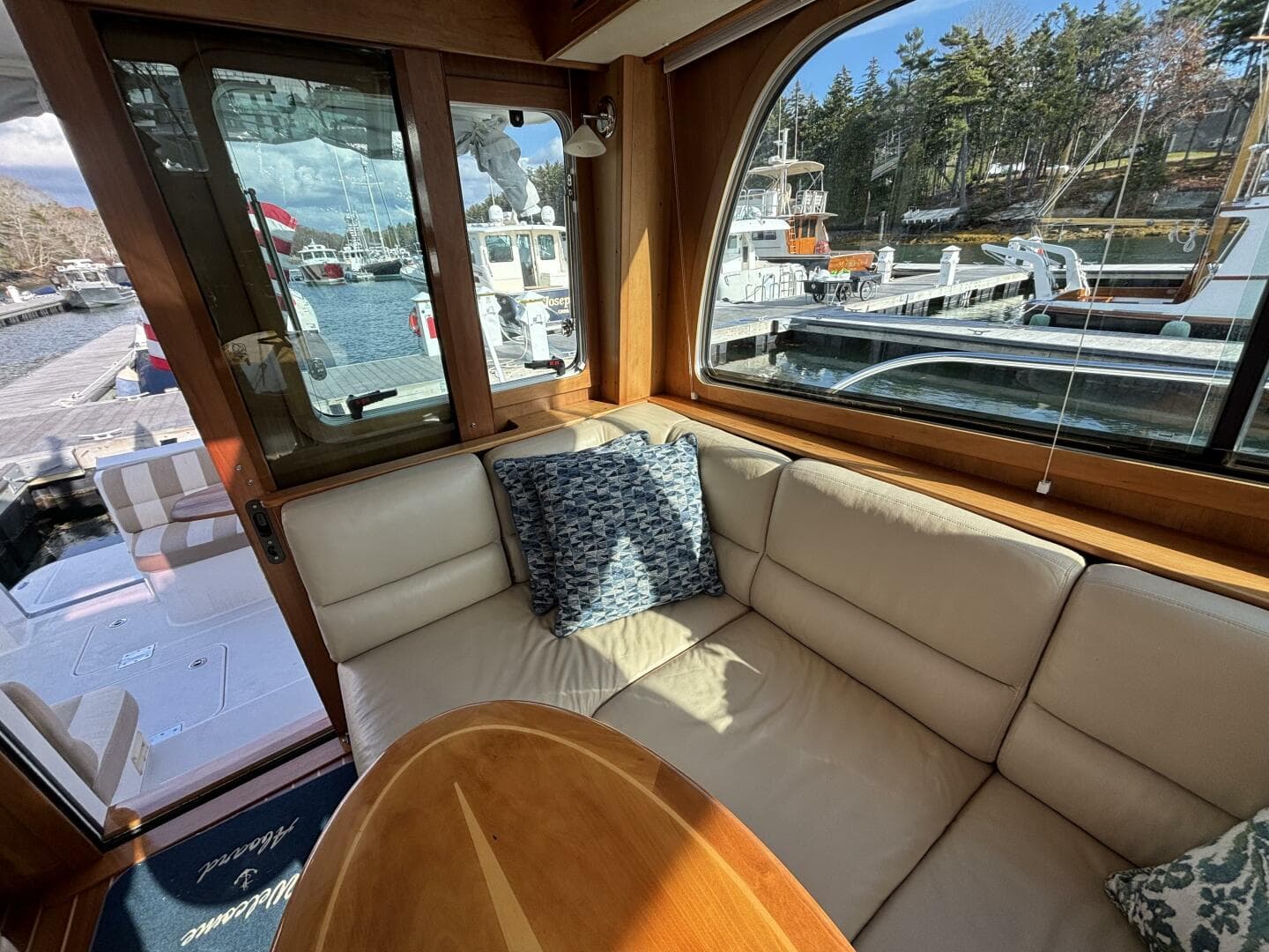 2011 Sabre 40 Sedan — photo 47