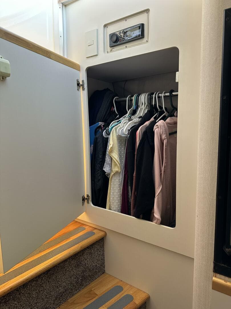 1995 Cruisers 3570 Esprit — photo 16