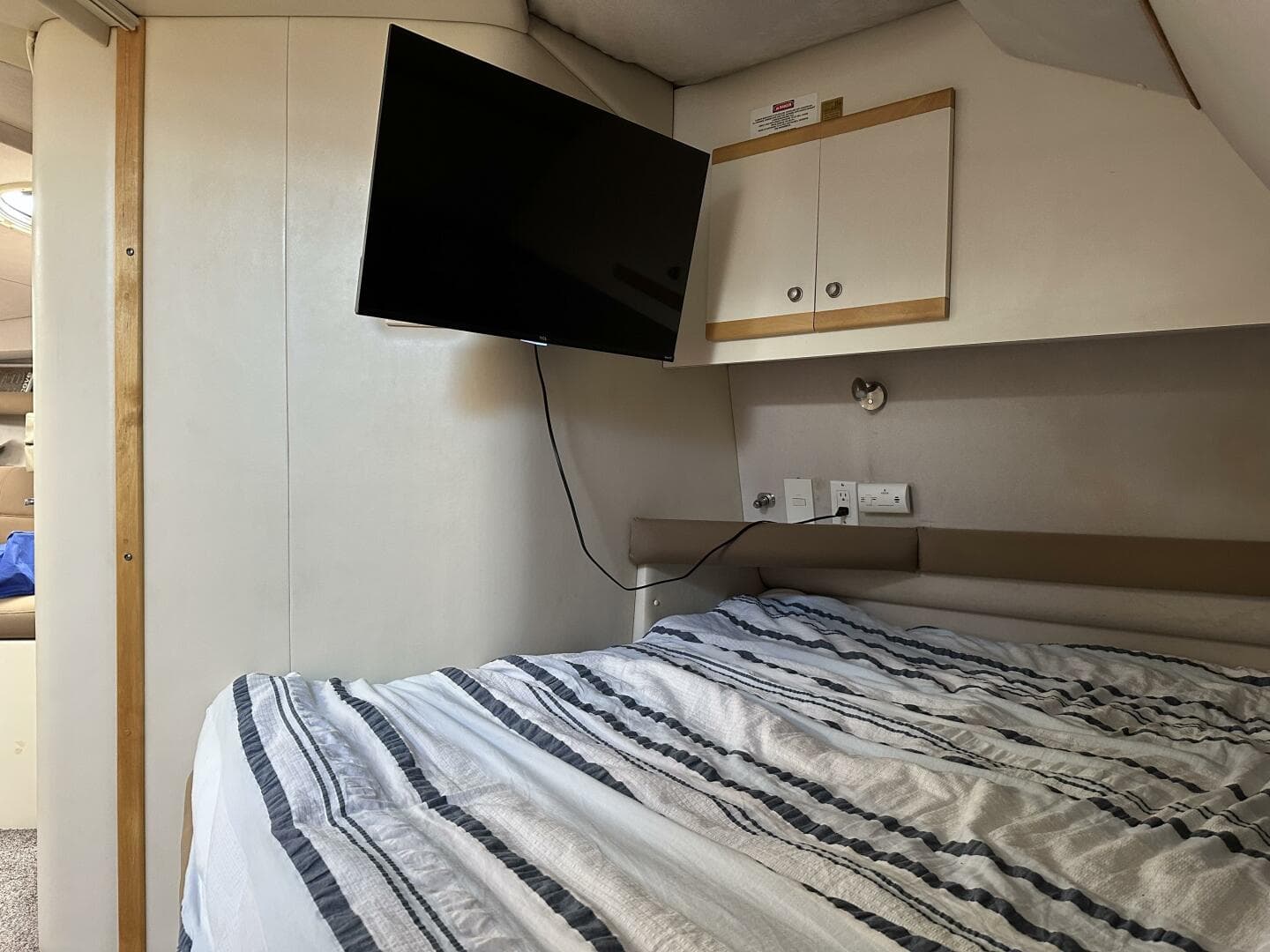 1995 Cruisers 3570 Esprit — photo 14