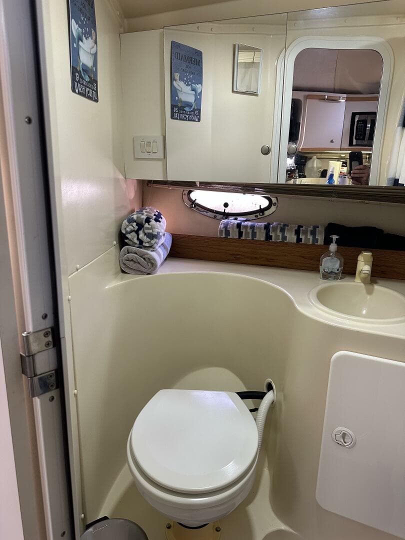 1995 Cruisers 3570 Esprit — photo 19