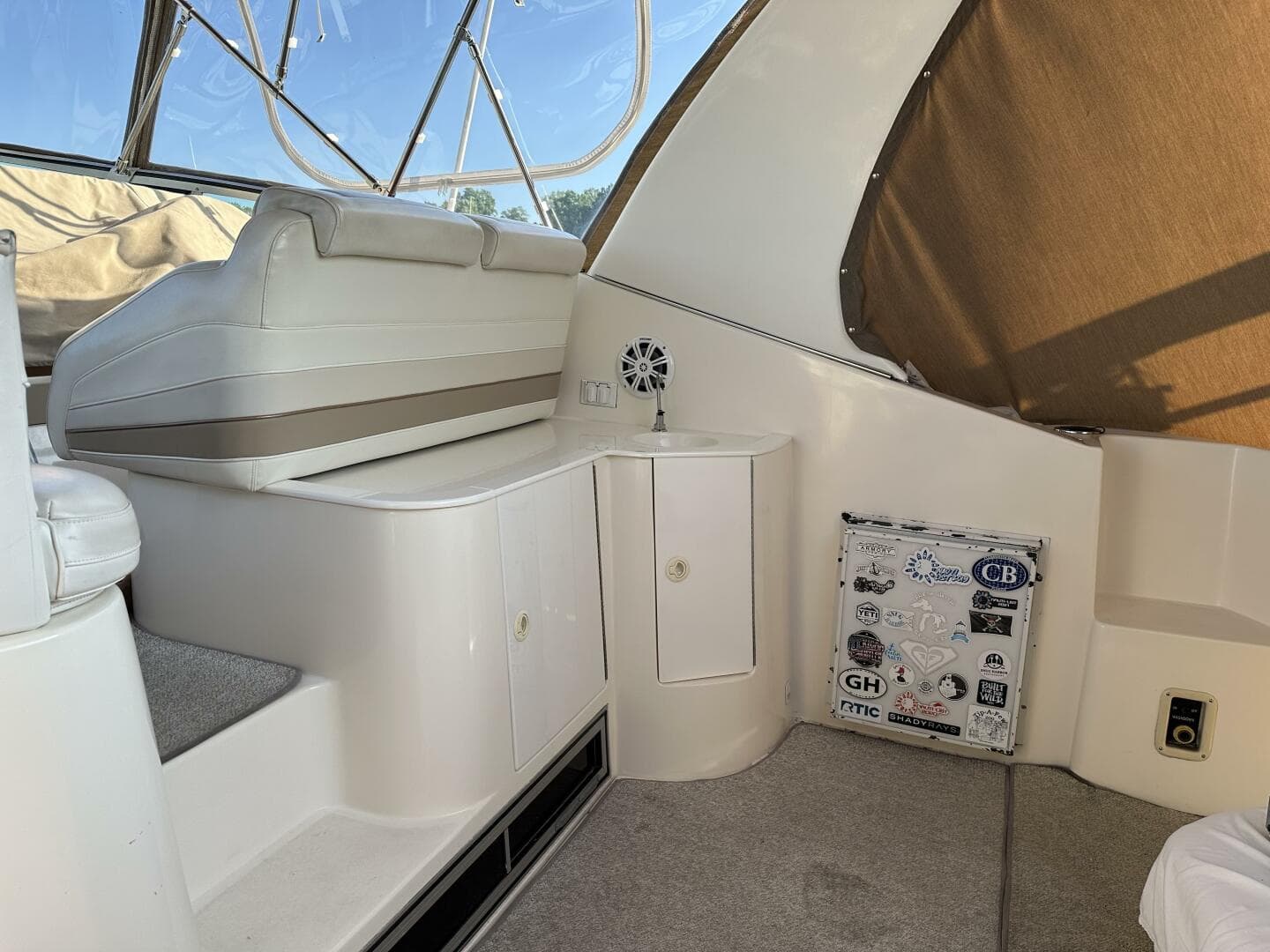 1995 Cruisers 3570 Esprit — photo 5