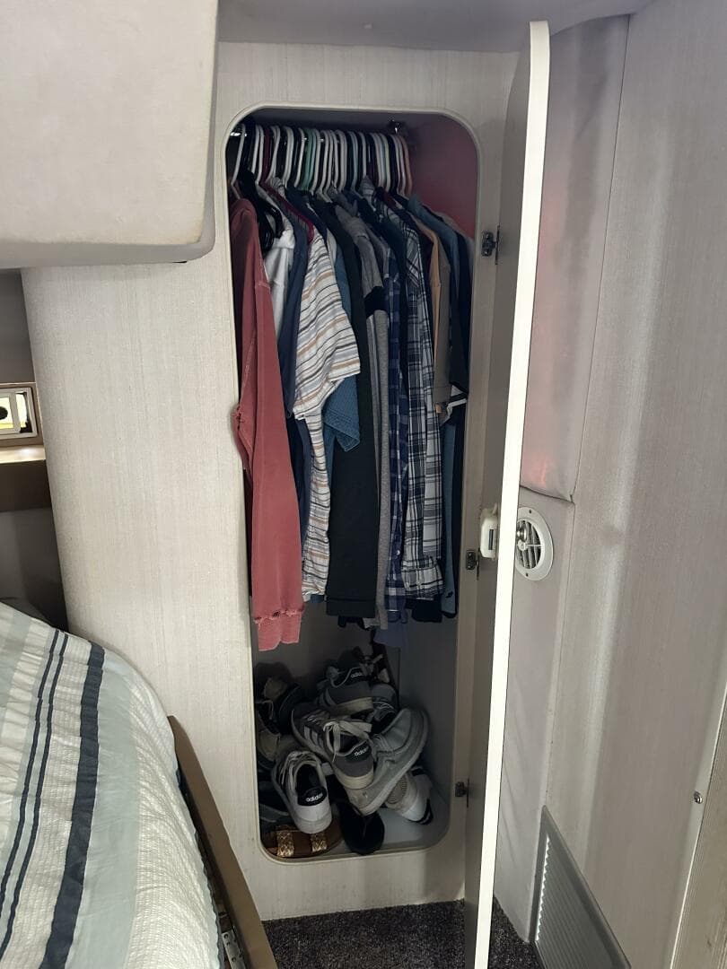 1995 Cruisers 3570 Esprit — photo 15