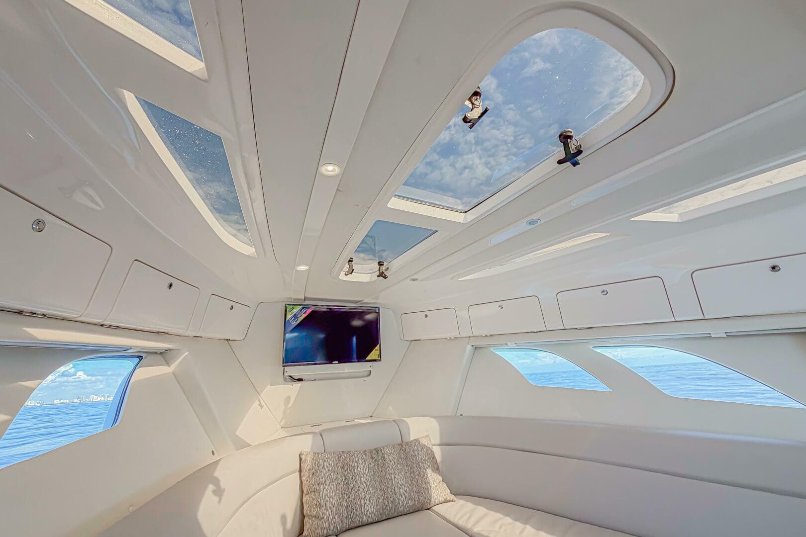 2018 Intrepid 407 Cuddy — photo 31