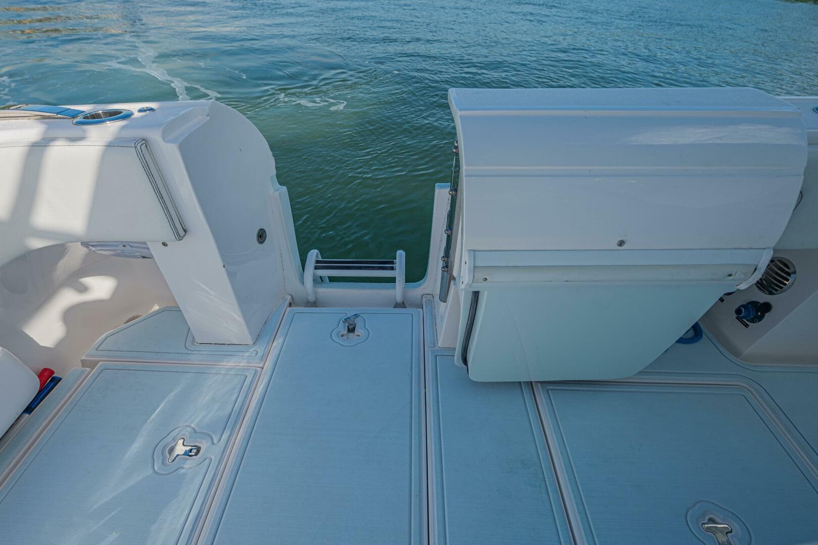 2018 Intrepid 407 Cuddy — photo 11