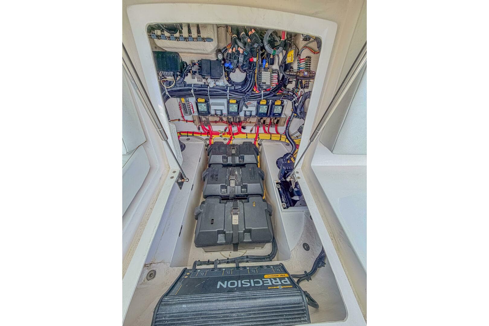 2018 Intrepid 407 Cuddy — photo 36