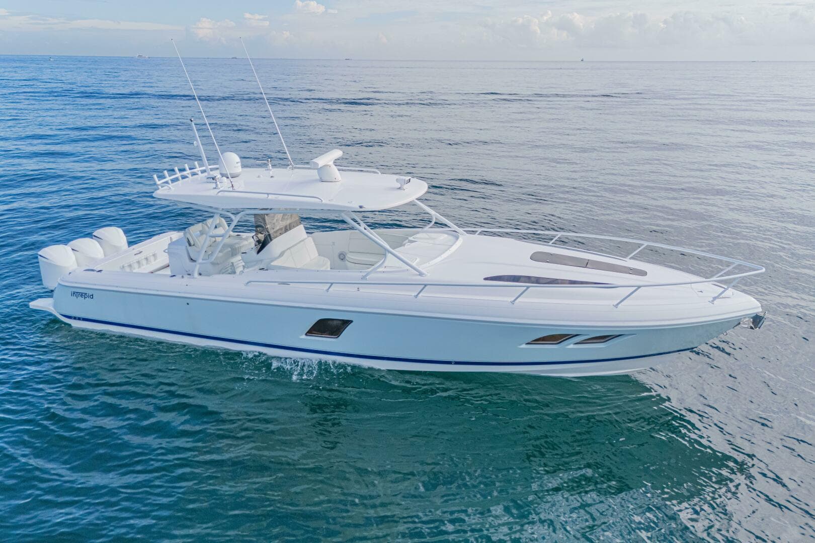 2018 Intrepid 407 Cuddy — photo 28